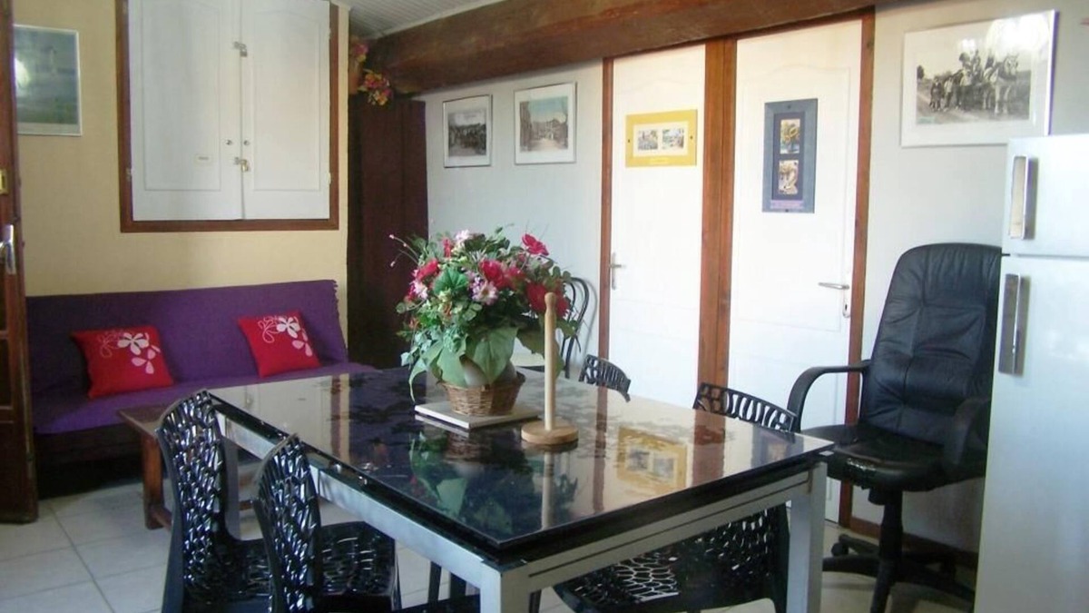 Saint-Hippolyte Apartment | Gîte* 70m² with terrace, air-conditioned, terrace and close to the sea.