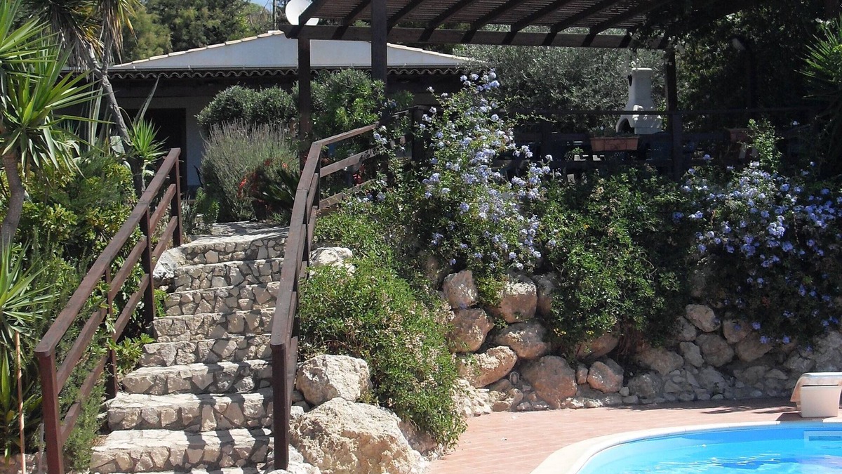 Realmonte Villa | Giallonardomare Villa with pool and stunning sea views