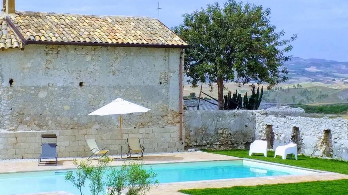 Naro House | Gibbesi country farm large cottage