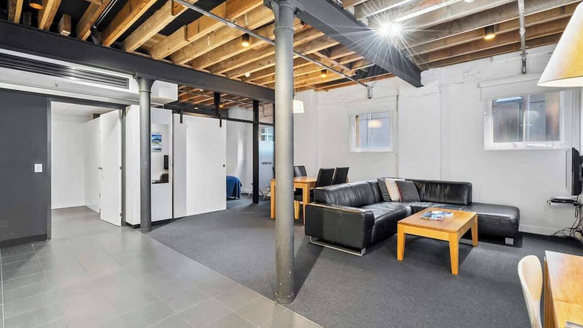 Sullivan's Cove Apartment | Gibson's Mill waterfront warehouse apartment - 102