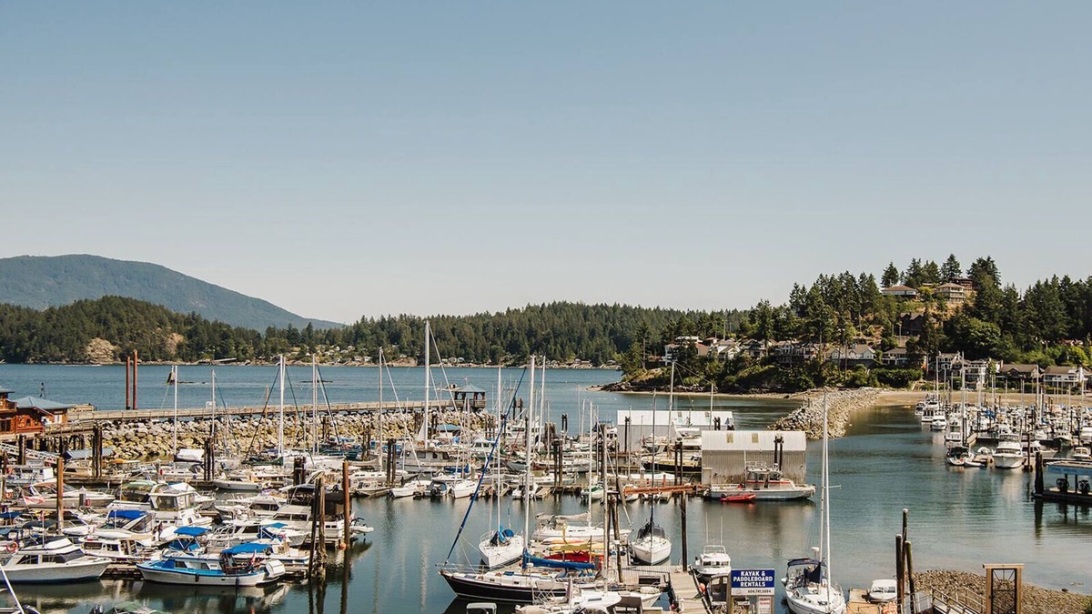 Gibsons Hotel | Gibsons Landing Inn