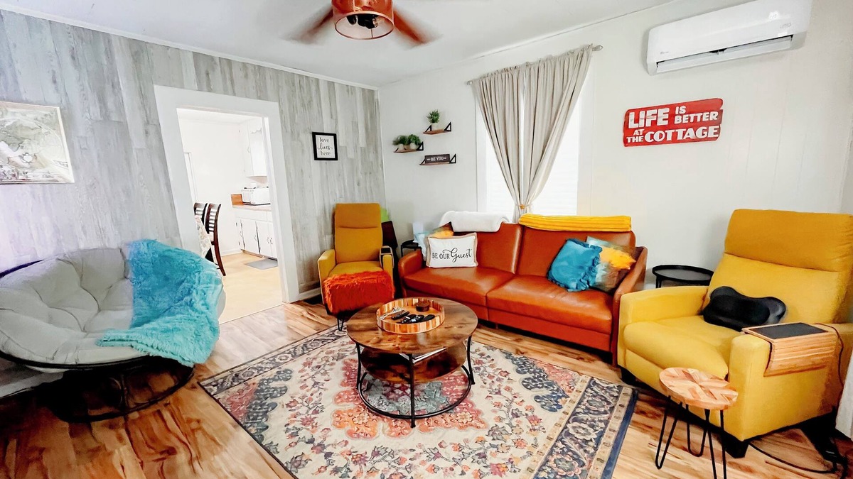 Reed Creek House | Giggling Creek Cottage: 45 Acres of Rural Bliss, BedJet, Arcades + Pet Friendly