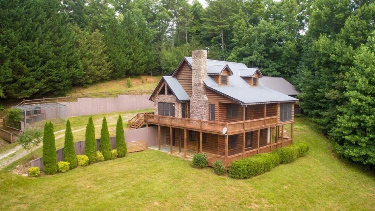 Hemp Cabin | Gigi`s Place,4br/3ba,Wifi,Walk in tub, sleeps 10 - Pet Friendly