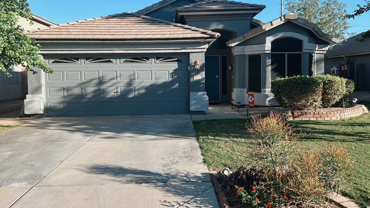 Gilbert House | Gilbert HOME AWAY FROM HOME -Relax and Enjoy-3 queen bed-2 bath