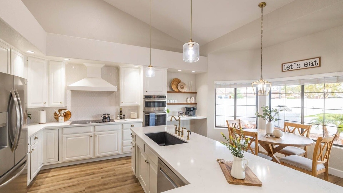 Val Vista Lakes House | Gilbert Willow Tree 4 Bedroom Home by Redawning