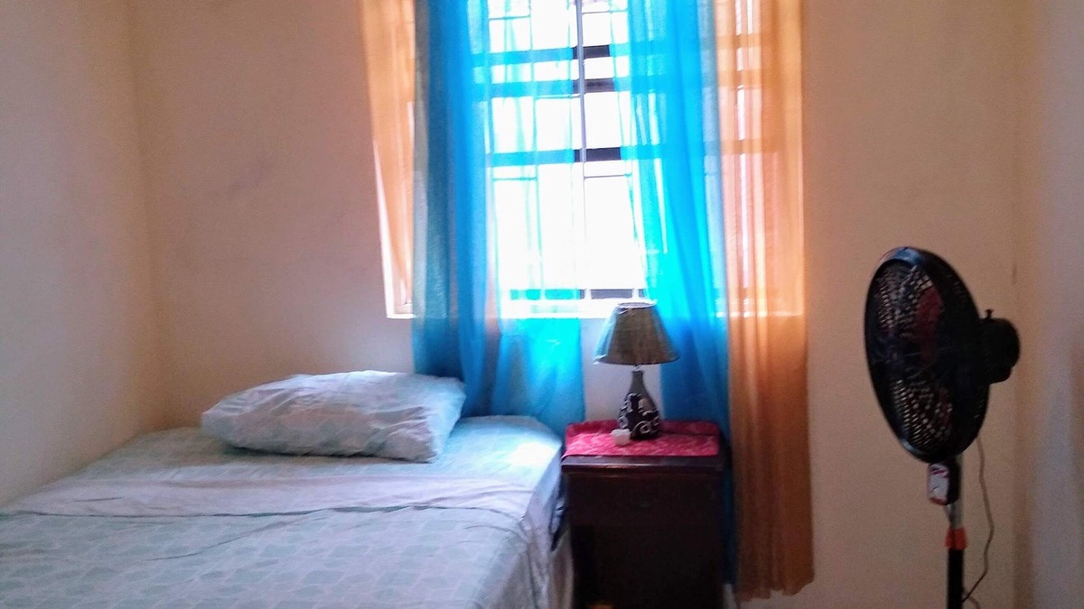Henrys House | Gill's Place is located in Bridgetown, just 2 minutes away from Brown's Beach.