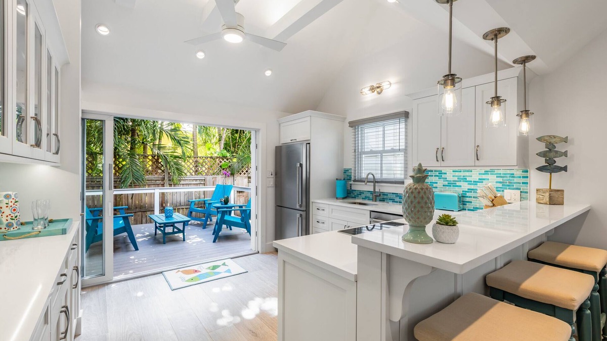 Key West Historic District House | GILLEY'S PLACE ~ Fully Renovated 1 Bedroom, 1 Bath Cottage in Old Town!