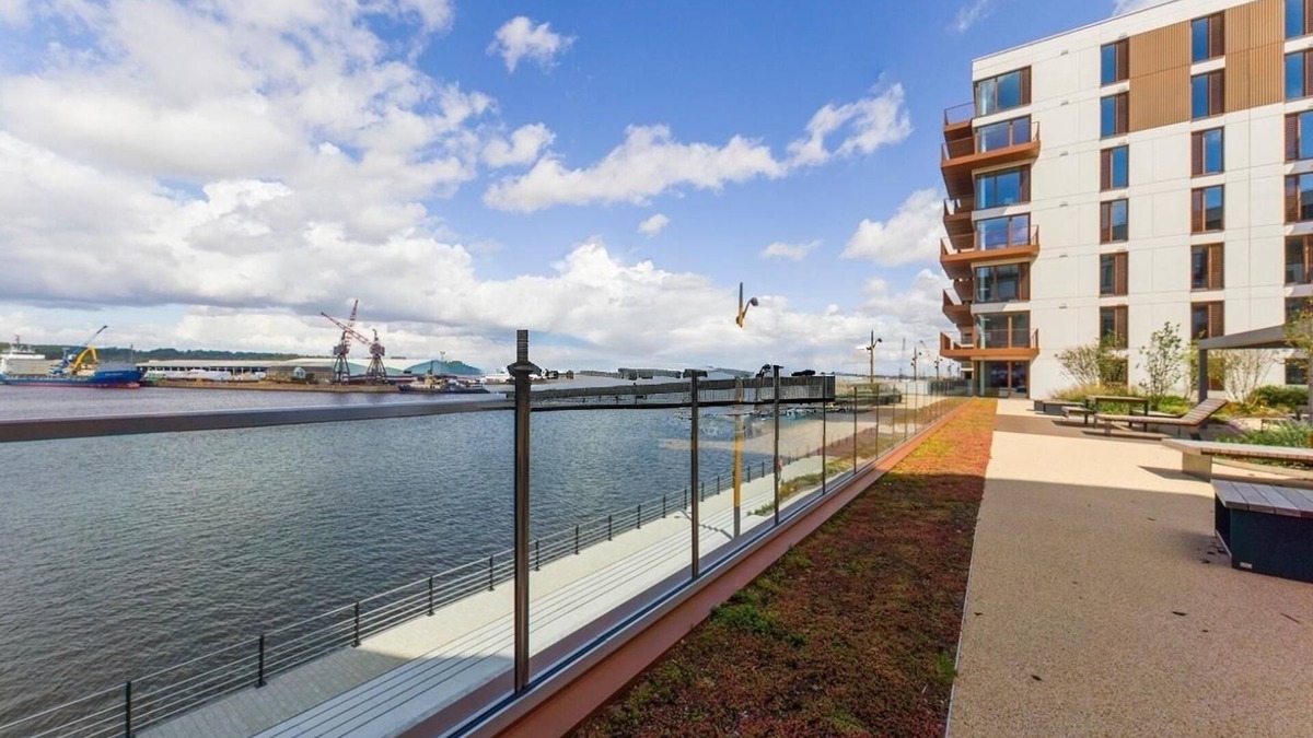 Gillingham Apartment | Gillingham's Best.Great Discount 4 long Term Stay.River View.Netflix & Parking.