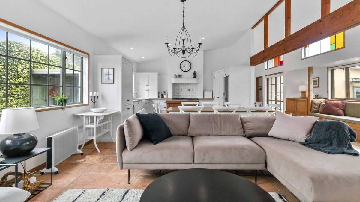 Matakana House | GILLMAN VINEYARD - MATAKANA HOLIDAY HOME, family friendly in Matakana
