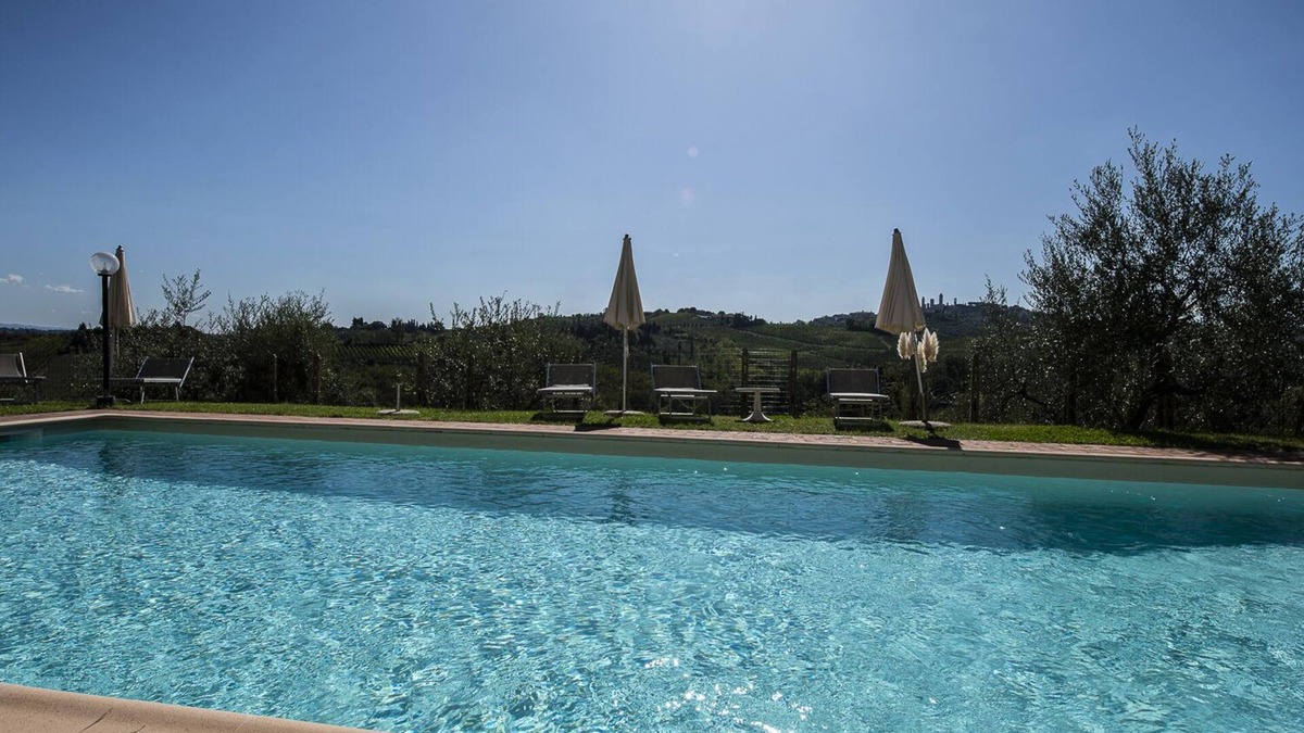San Gimignano Apartment | Gina, apartment overlooking the hills of San Gimignano