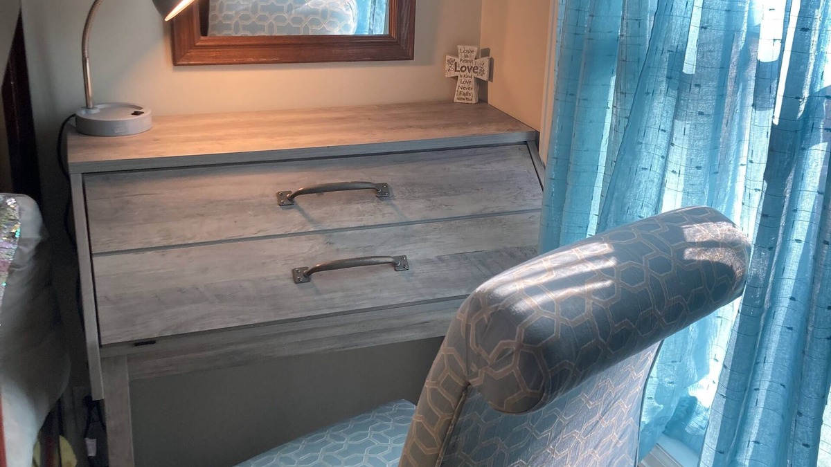 Crystal City House | Gingerbread Retreat Rejuvenating Respite - Infrared Sauna - Yard