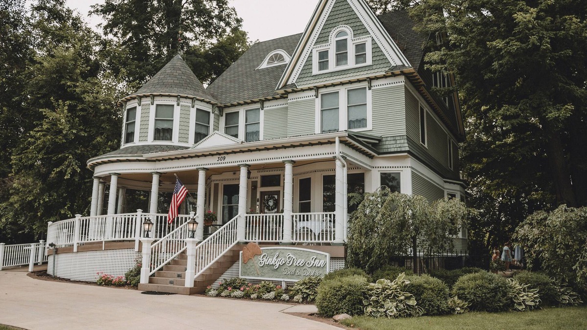 Mount Pleasant Bed & Breakfast | Ginkgo Tree Inn