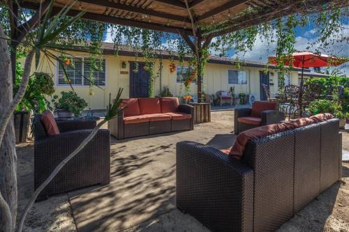 Castle Park Apartment | Giraffe House