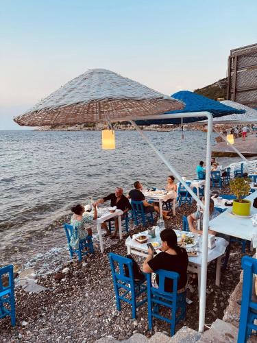Karaburun Hotel | Giritli Rum Meyhanesi & Butik Otel