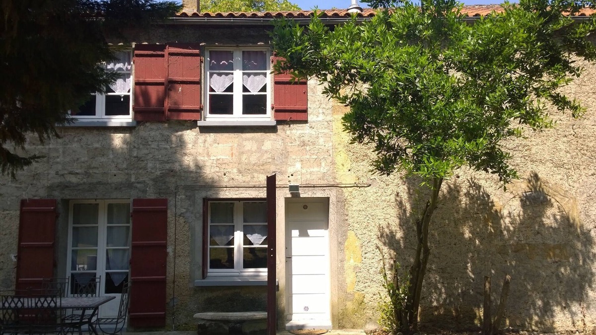 Aire-sur-l'Adour Cottage | girls cottages Castera THE TIVOLI