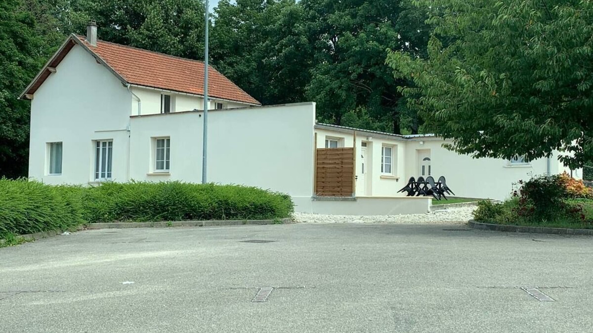 Moret-sur-Loing House | Gite 2 Personnes "chez Les Blanches"