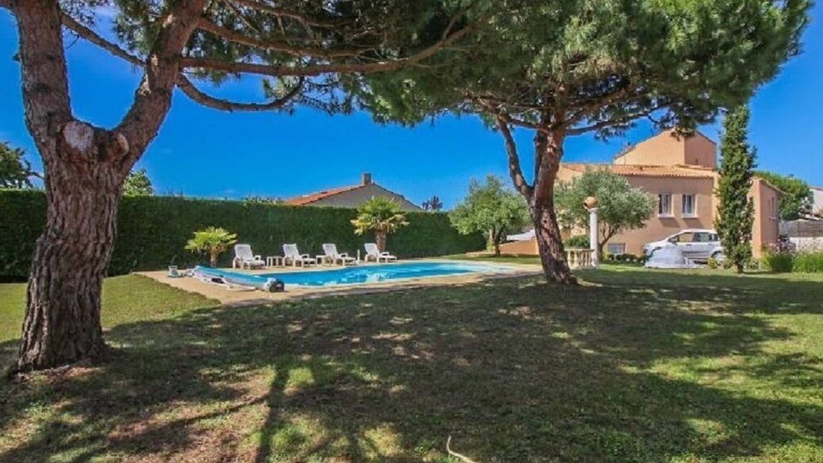 Quartier des Boucholeurs Villa | Gîte 3* private swimming pool, large garden, 300m from the beach