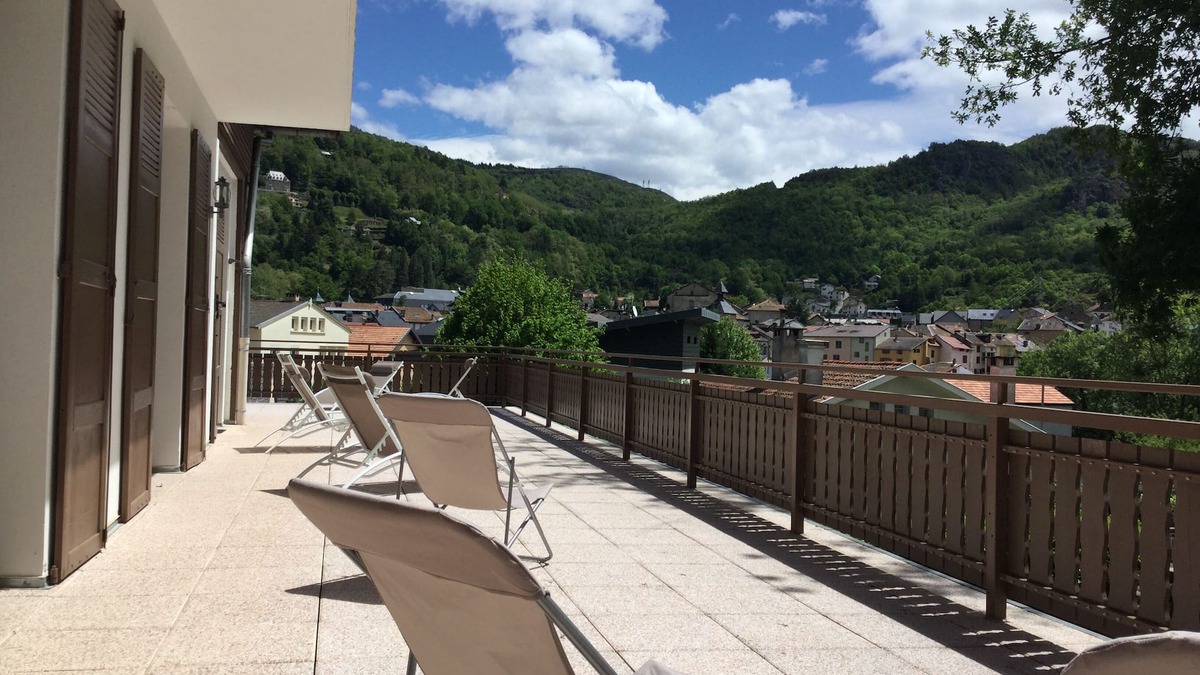 Ax-les-Thermes Apartment | GITE 4* 300m village terrace 100 m²sauna private parking wifi sports room