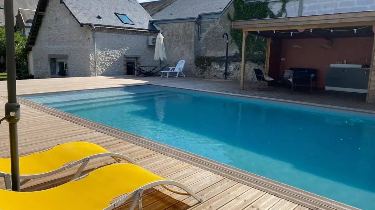 Veuves House | GITE 4/6P EN BORD DE LOIRE AVEC PISCINE CHAUFFEE