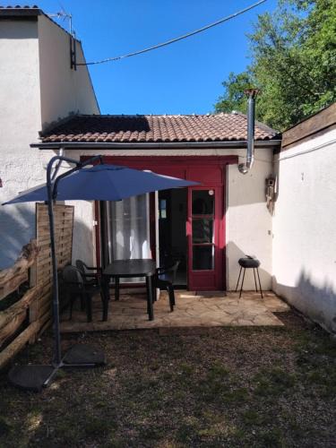 Saint-Aubin-de-Nabirat House | Gite 4 personnes