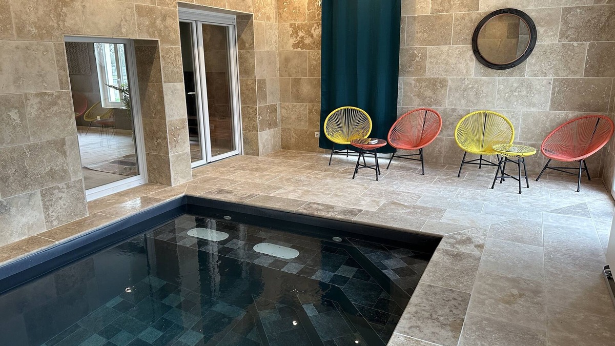 Frignicourt House | Gite 5 Chambres, Piscine Intérieure, Proche du Der