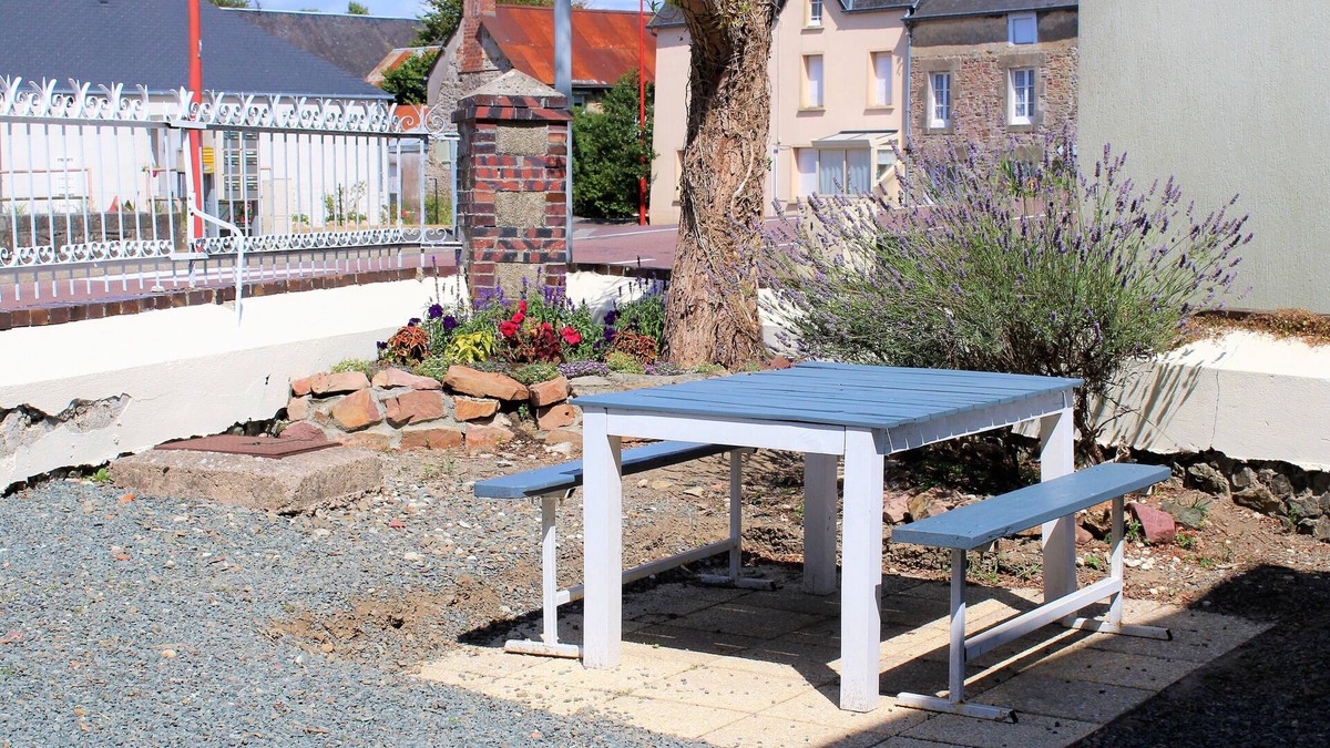 Muneville-le-Bingard House | Gîte 6 persons between Mont st Michel and landing beaches with WIFI