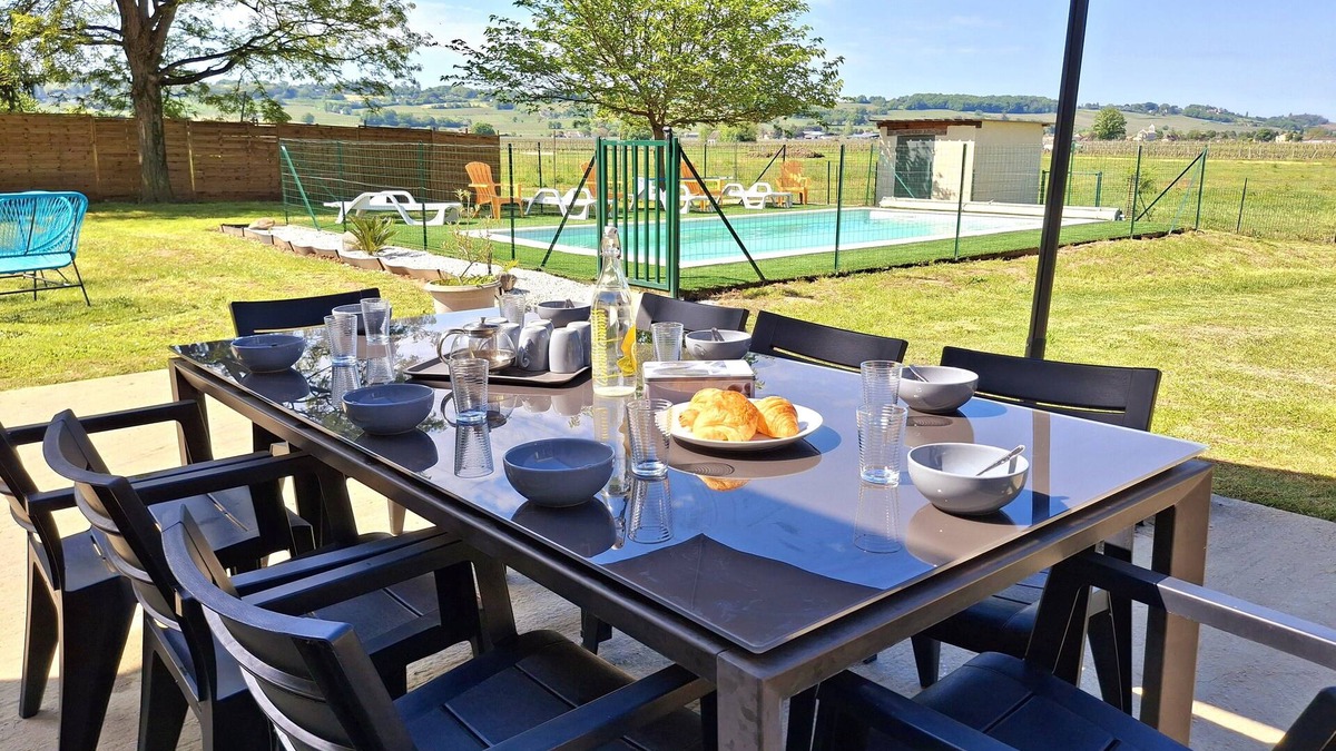 Bergerac House | Gite 8 Personnes à la Campagne de Bergerac Avec Piscine 8x4