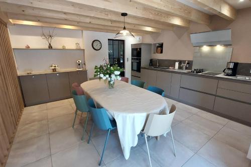 Ussel House | Gite 8 personnes Ussel Grande Maison rénovée