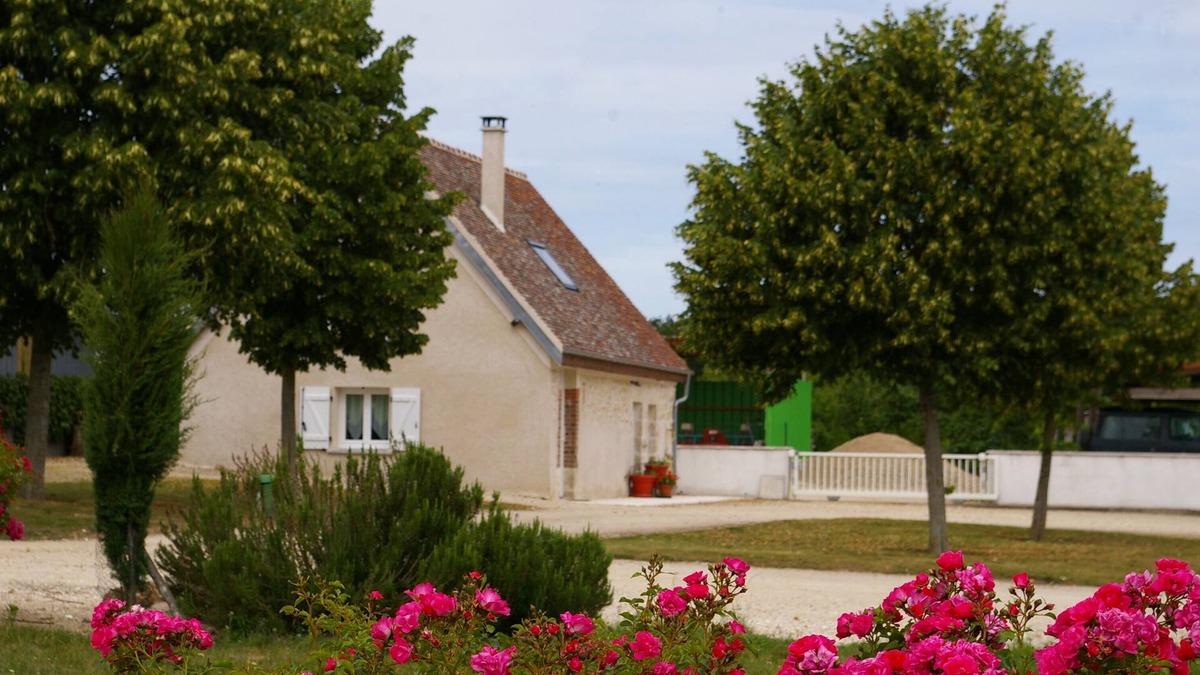 Dammarie-en-Puisaye Cottage | GITE A LA FERME DE LA GRANDE GENTILLERE with swimming pool not suitable for PRMs