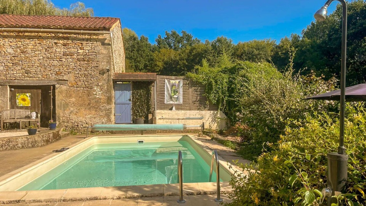 Sauveterre-la-Lemance Other | Gite, adults only, border of the Dordogne and the Lot-et-Garonne. Sorry no pets.