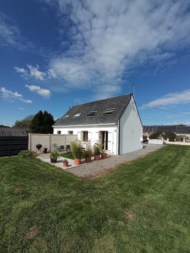 Ferel House | GITE ARC EN CIEL BLEU