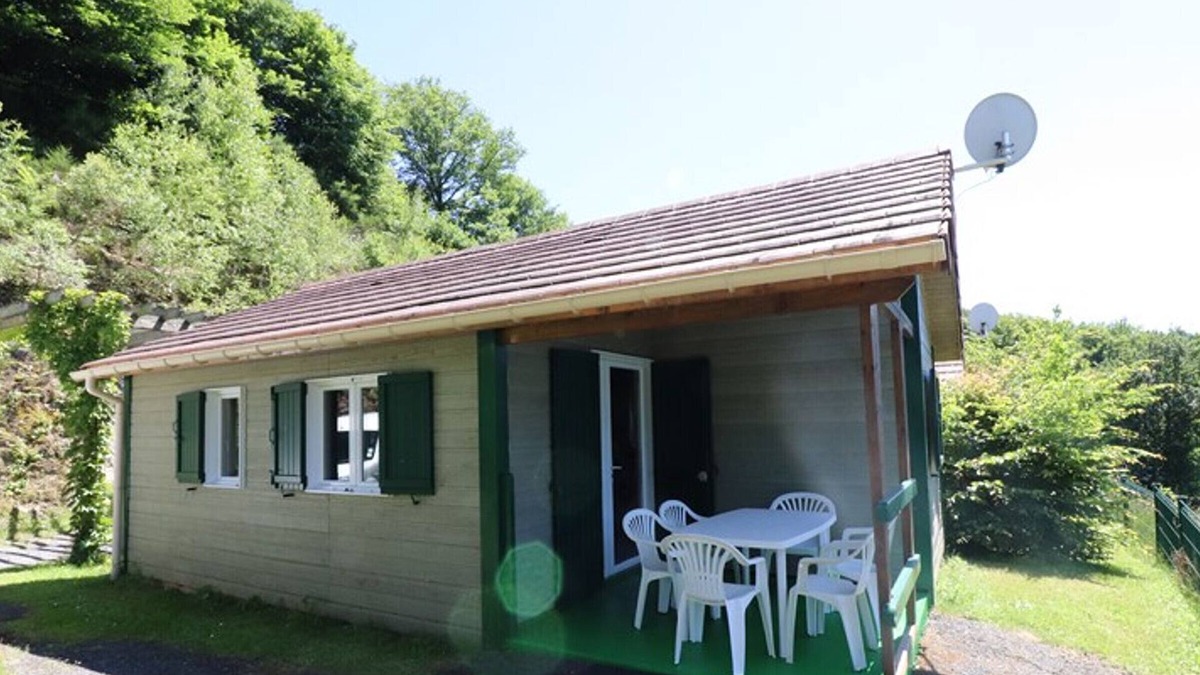 Arnac Cottage | Gite Arnac, 2 bedrooms, 5 persons