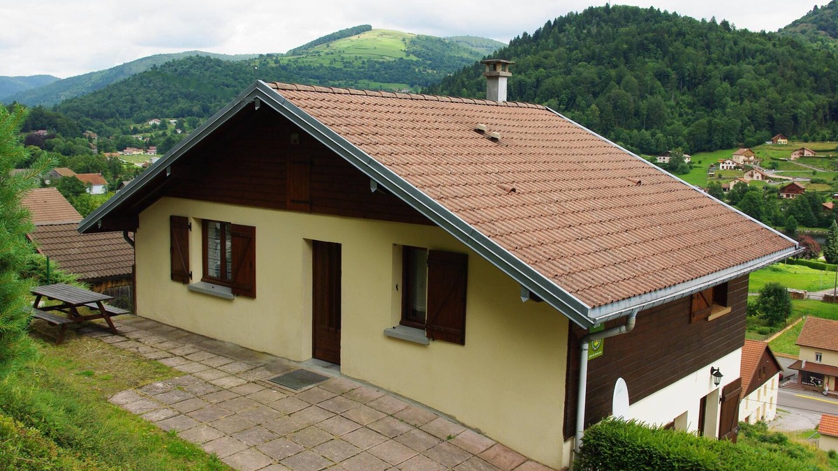 Le Menil Apartment | Gite Avec Belle vue sur Montagnes et Vallée
