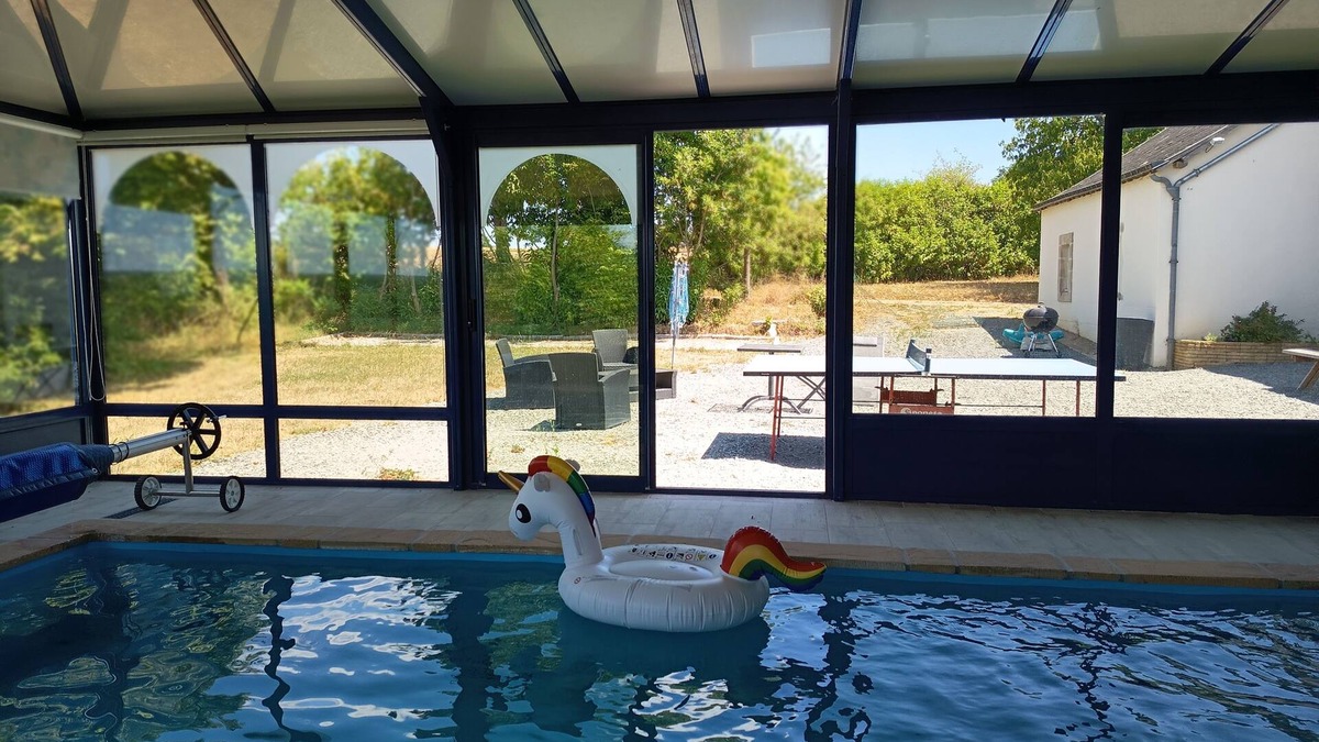 Chemire-en-Charnie Cottage | Gite Avec Piscine Intérieure Chauffée et Billard , Idéal Amoureux de la Nature!