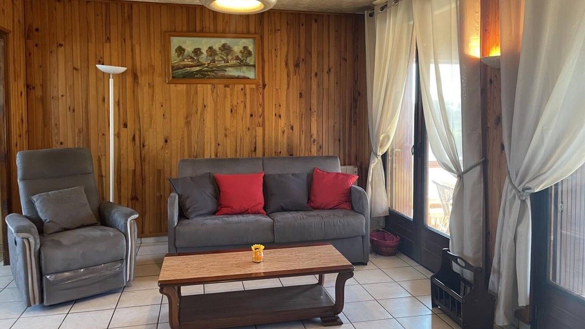 Avermes Cottage | Gite Avermes, 2 bedrooms, 4 persons