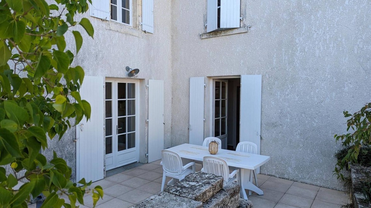 Baignes-Sainte-Radegonde Cottage | Gite Baignes-Sainte-Radegonde, 4 bedrooms, 7 persons