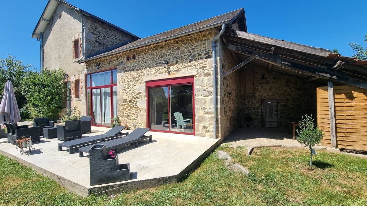 Le Chatenet-en-Dognon Cottage | Gîte Beaulieu, with heated indoor pool