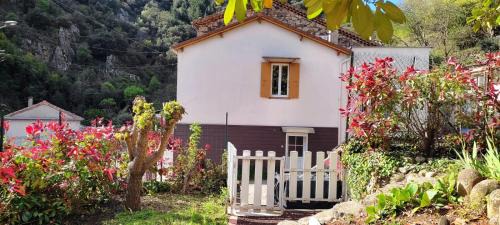 Vals-les-Bains House | Gite bord riviere volane