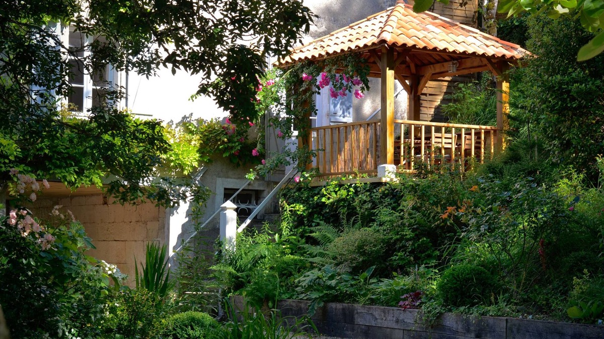 Saint-Meard-de-Drone House | Gîte by the river in the Dordogne - La Gloriette