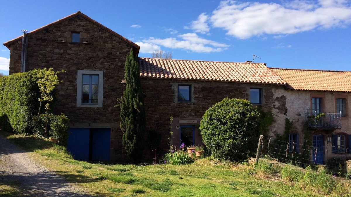 Laval-Roqueceziere House | Gite Canelle, swimming pool (shared)private garden