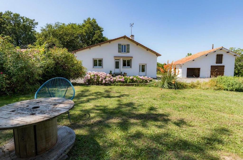 Eyres-Moncube House | Gite caperot
