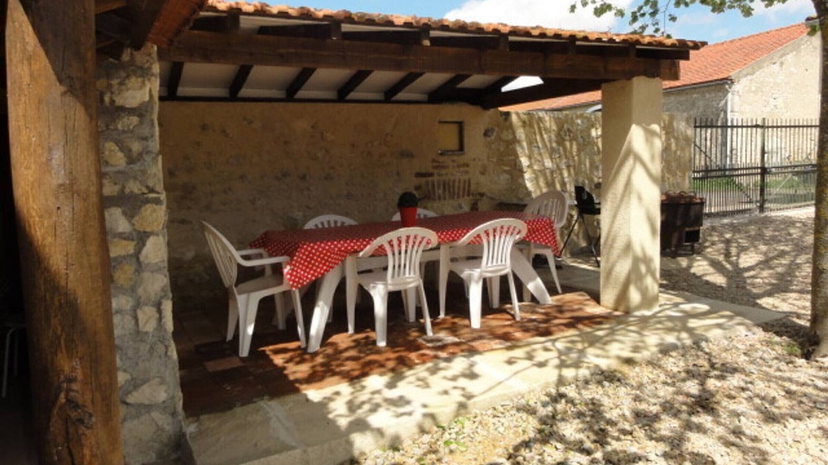 Charroux Cottage | Gite Charroux - Allier, 3 bedrooms, 7 persons