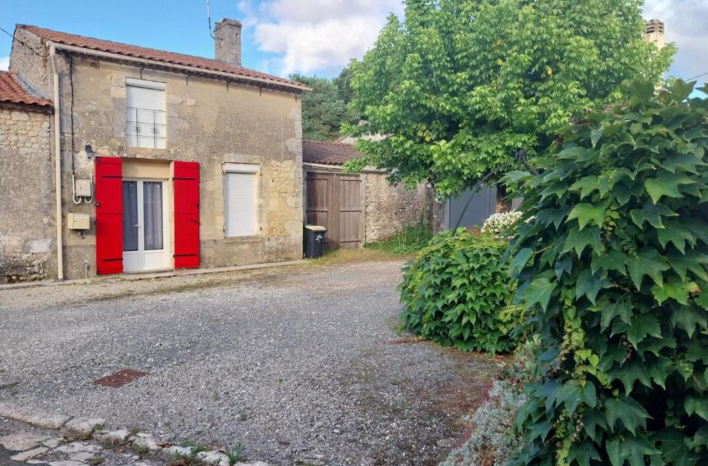 Saint-Seurin-de-Cadourne Apartment | Gite chez Lea