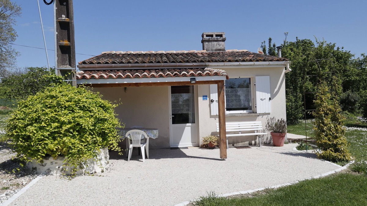 Gente House | Gite "Chez Martine" - 2 people near Cognac