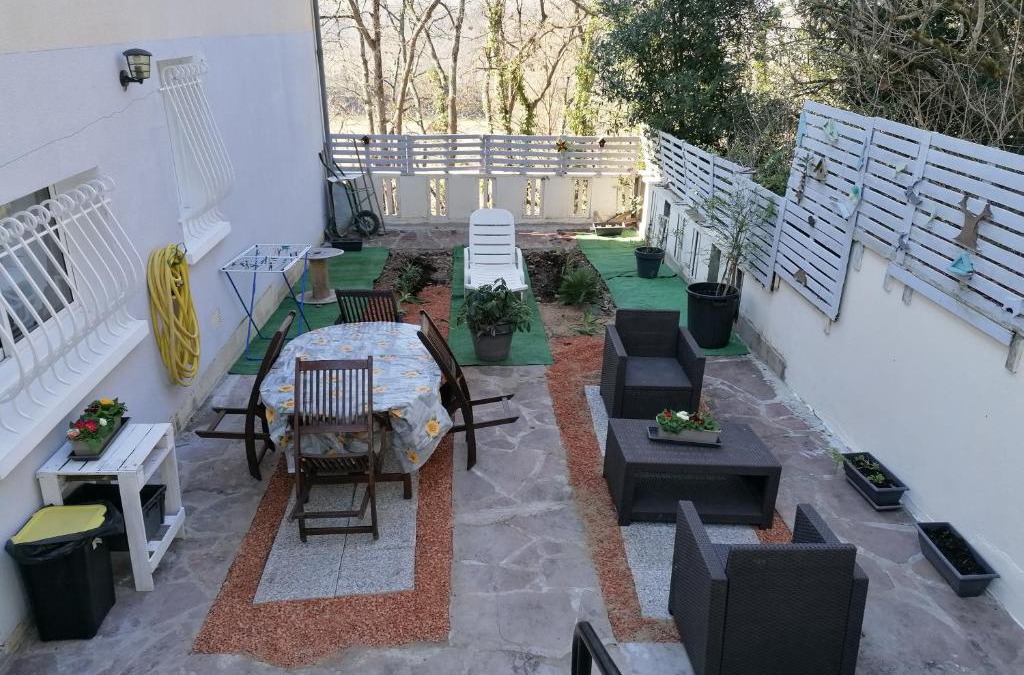 Valence-sur-Baise Apartment | Gite chez Pierrette