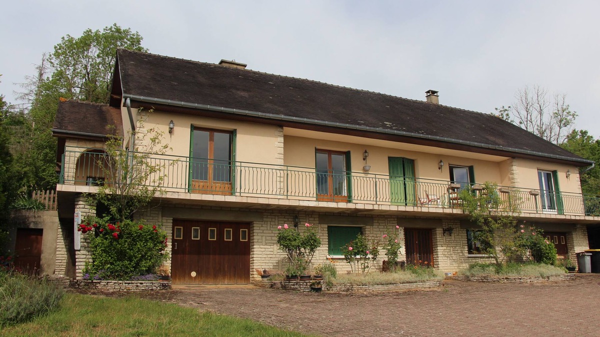 Tanlay House | Gite Confortable Avec Cheminée, Jardin Arboré, Grande Terrasse Panoramique
