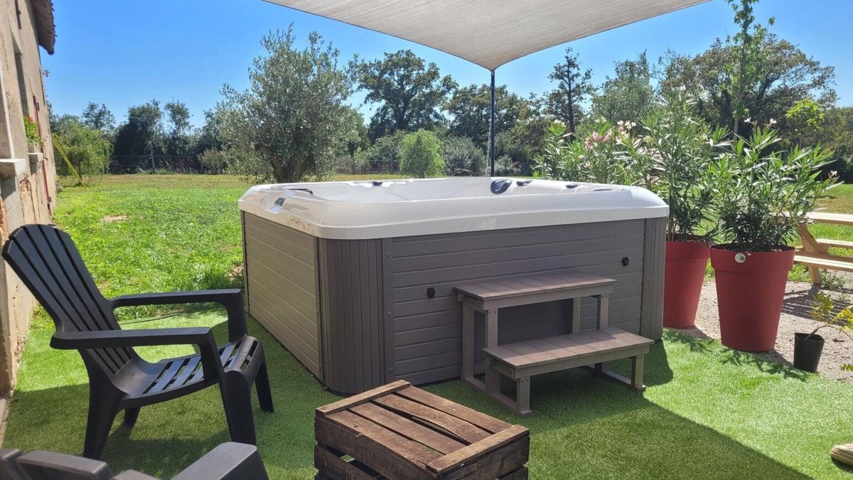 Couzon Cottage | Gite Couzon, 1 bedroom, 2 persons
