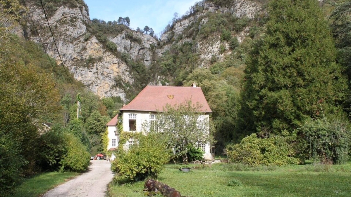 Salins-les-Bains House | Gite DE Gouailles Ancienne Abbaye Pleine Nature Piscine Intérieure Chauffée