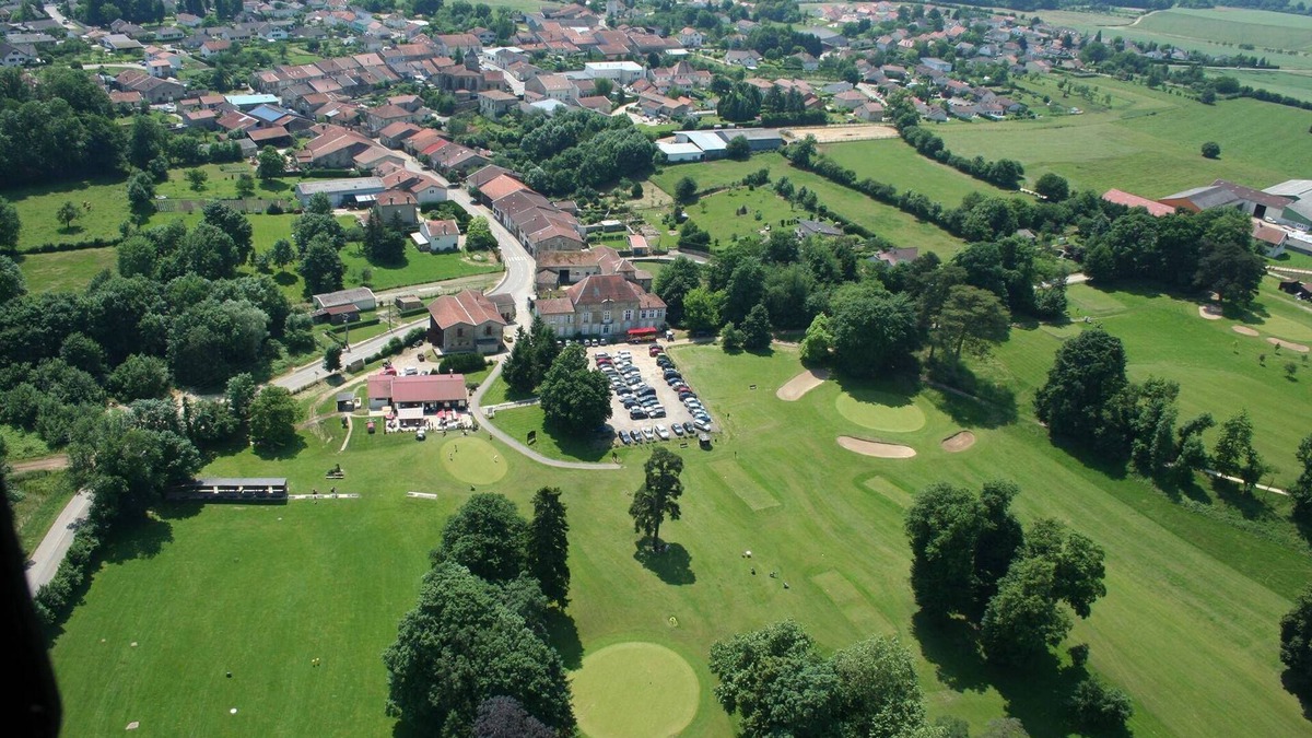 Combles-dn-Barrois House | Gite de Groupe 15 Couchage - Golf 18 Trous - Meuse