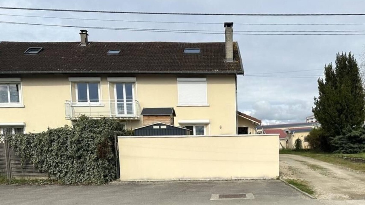 Montrevel-en-Bresse House | Gite de L'huppe - Montrevel EN Bresse
